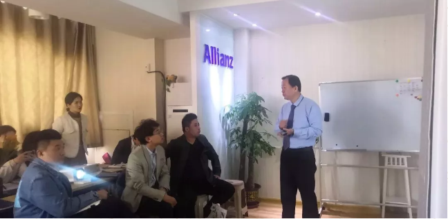 我所刘钢律师在安联保险进行“公司法常识”主题法律讲座